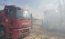 Afyonkarahisar’da korkutan dakikalar: Toplu konutların yanındaki arazide alevler yükseldi