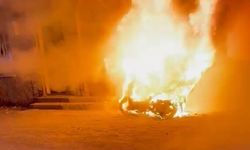 Konya’da korku dolu anlar: Elektrikli motosiklet alev topuna döndü!