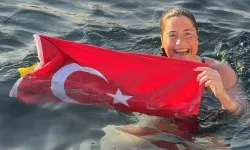 Türk yüzücünün okyanustaki tarihi zaferi: Dünyanın en zorlu kanalını rekorla geçti
