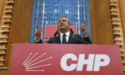 Türk siyasetinde tarihi kırılma: Özgür Özel CHP kürsüsüne veda etti, Yeni Parti’yi ilan etti!