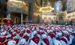 Ayasofya'da muazzam vefa: Hain darbe girişiminin 10. yılında 253 hafızdan 253 hatim!