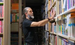 Konya’da 48 yıllık kitap sevdasıyla 53 bin kitaba ulaştı!
