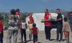 Seydişehir’de Türk Kızılay mevsimlik tarım işçilerinin yanında