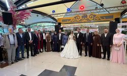 Enes ve Sude “evet” dedi! Aileler mutluluğa ortak oldu