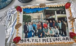 42 yıl sonra aynı heyecanla: Selçuk Üniversitesi 1984 mezunları Konya’da buluştu!