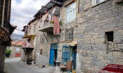 Seydişehir’de ikinci kattan düşen minik çocuk ağır yaralandı