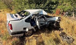 Afyon’da feci kaza! İki otomobil çarpıştı, bir sürücü hayatını kaybetti