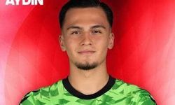Konyaspor'un milli kalecisi geleceği için imza attı!