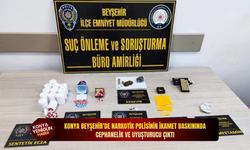 Konya Beyşehir’de narkotik polisinin ikamet baskınında cephanelik ve uyuşturucu çıktı