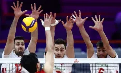 Son set yürekleri ağza getirdi! Erkek milli voleybol takımımız bronz i̇çin sahaya çıkıyor