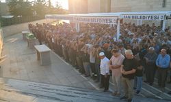 Karaman’da görev kurbanı temizlik işçisinden acı haber: 8 günlük yaşam mücadelesini kaybetti