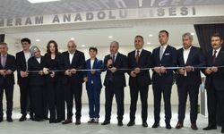 Baba-kız el ele verdi, mezun olduğu liseye yeni bir eser kazandırdı