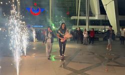 Avrupa ikincisi Sinem Oruç Gar’da çiçekler ve tezahüratlarla karşılandı
