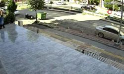 Ölümden saniyeyle kurtuldu! Bakın kazada neler oldu…