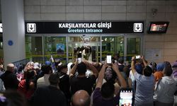 Kutsal topraklardan dönüş yapan kafileyi aileleri coşkuyla karşıladı