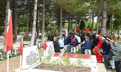 Seydişehir’de jandarma ekiplerinden şehit mezarlarına bakım ve anlamlı ziyaret!