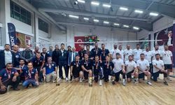 Meram Belediyesi Voleybol Takımı Konya ikincisi oldu: Gözler Nevşehir finallerinde!
