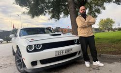 Asgari ücretle çalışıyor, 9 milyonluk lüks otomobile biniyor
