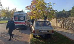 Seydişehir’de kontrolden çıkan otomobil ağaca çarptı!