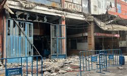 İstanbul'da bir sanayi sitesinde balkon çöktü
