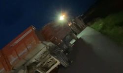 Konya’da pancar yüklü traktöre tır çarptı! Tonlarca pancar yola saçıldı