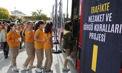 Nezaket otobüsü okul okul geziyor!