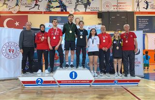 Badminton’da madalyaları topladılar!