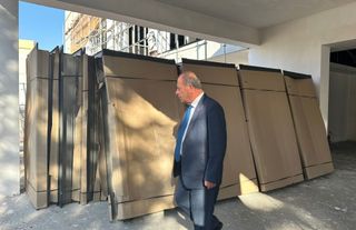 Başkan Oprukçu kütüphaneyi inceledi