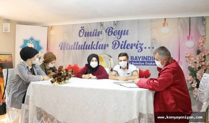 Beyşehir'de çiftler nikâh  masasına maskeli oturdu