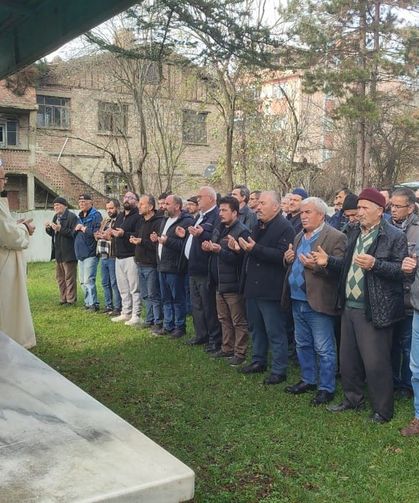 Dere kenarında ölü bulundu