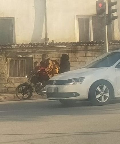 Konya'da motosiklet üzerinde tehlikeli yolculuk!