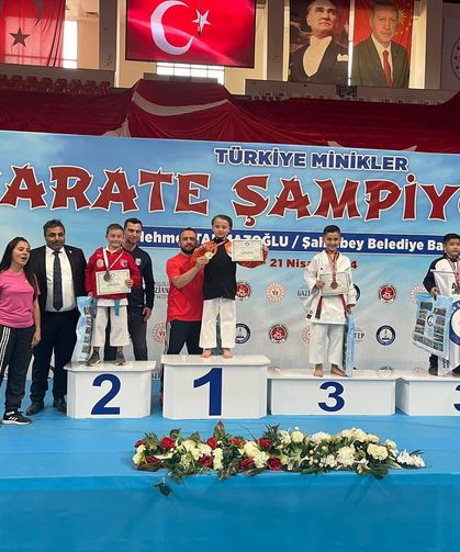 Sandıklı'nın altın çocuğu Türkiye şampiyonu oldu