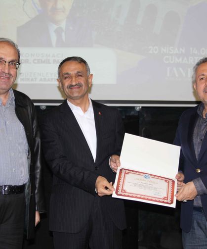 TYB Konya'da İslam Mecmuası ve Yeni Türkiye konuşuldu