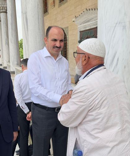 Başkan Altay Hacıveyiszade Camii’nde vatandaşlarla buluştu