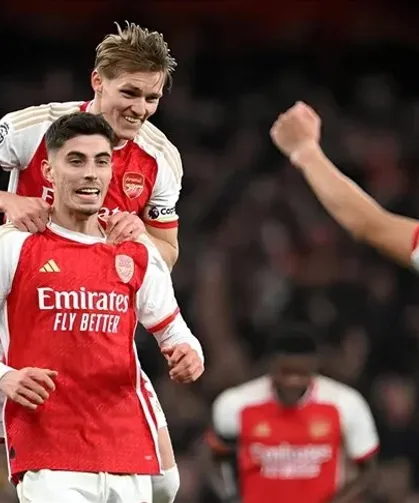 Premier Lig'deki Londra derbisinde lider Arsenal, Chelsea'yi 5-0 yendi