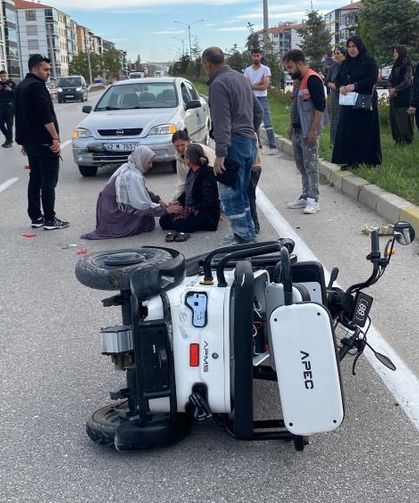 Konya'da korkutan kaza! Üç tekerlekli bisiklet otomobille çarpıştı