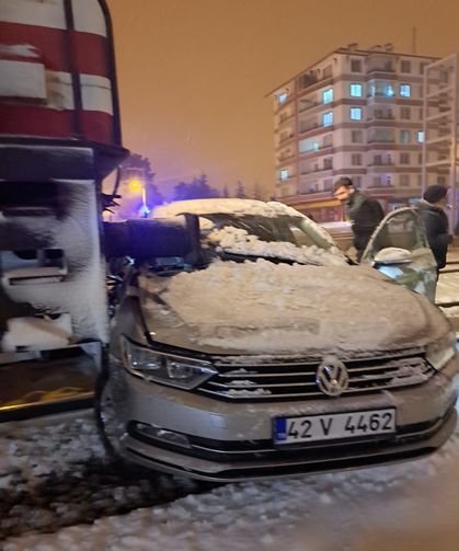 Konya'da yük treni otomobile çarptı!