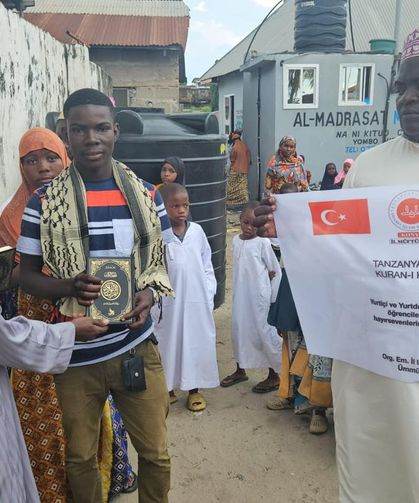 Tanzanya’da Kur’an-ı Kerim  dağıtımı gerçekleştirildi