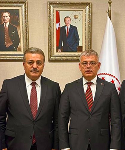 Başkan Atiker, Faruk Özçelik'i ziyaret etti