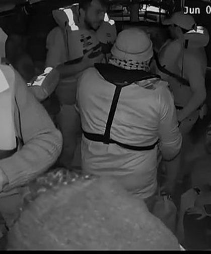 İsrail'e giden bir uçaktan kaçırılma ihbarında bulunuldu