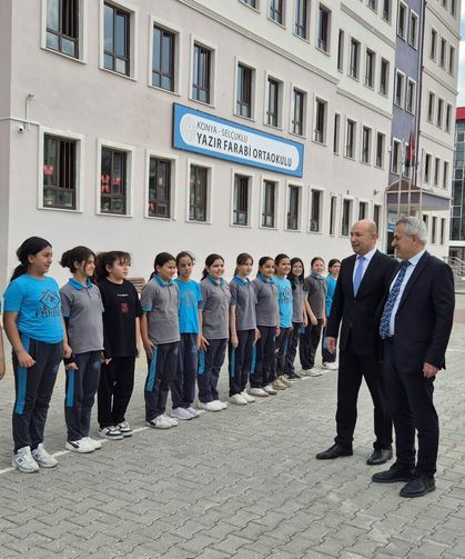 Konya İl Milli Eğitim Müdürü Murat Yiğit'ten Selçuklu'da sürpriz okul ziyareti