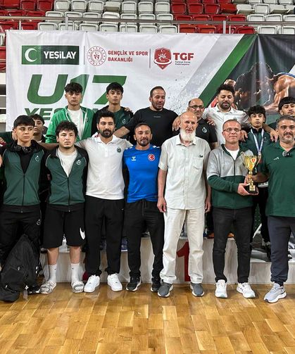 Minderde Konya fırtınası: Genç güreşçiler Türkiye Şampiyonası’nda destan yazdı!