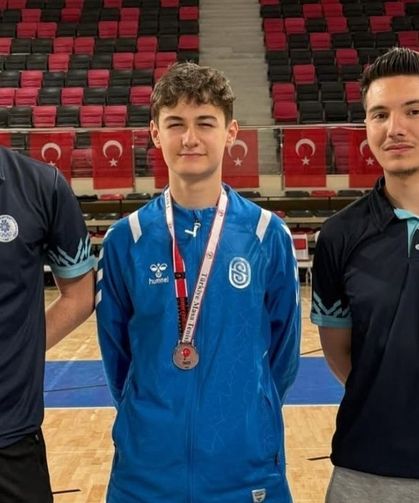 Konyalı sporcu önce Türkiye’yi salladı, şimdi gözünü dünyaya dikti!