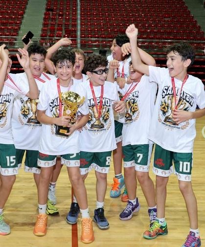 Karatay’ın potadaki namağlup devleri: U12 basketbol takımı Konya şampiyonu oldu!