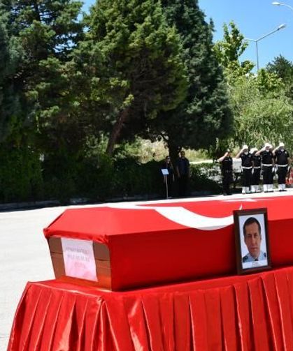 Görevi başında hayatını kaybeden polis son yolculuğuna uğurlandı