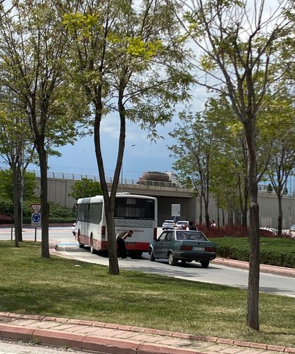 Konya Kayalar kavşağı karıştı! Otobüse arkadan çarptı