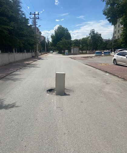 Konya’da yol çökünce mühendislikten marangozluğa geçildi!