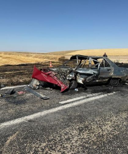 Afyonkarahisar'da korkunç kaza! Otomobil alev topuna döndü, sürücü hayatını kaybetti