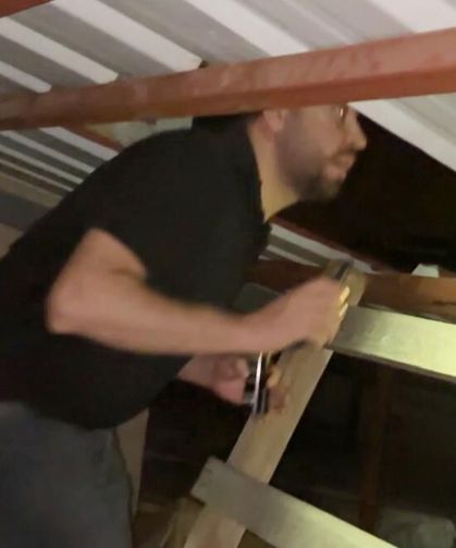 Aksaray'da gece yarısı hırsız alarmı! Polis apartmanı kat kat aradı