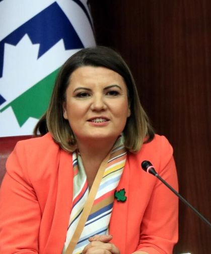 İçişleri Bakanlığı'ndan İzmit Belediye Başkanı Fatma Kaplan Hürriyet kararı! Görevden uzaklaştırıldı